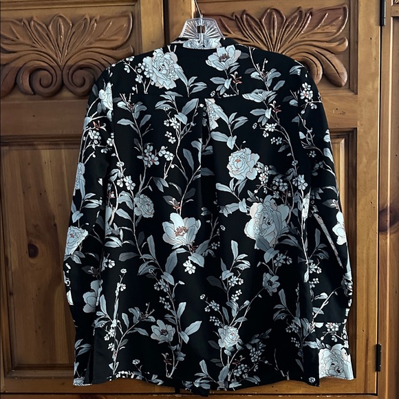 Charter Club Black Floral Silky Flutter Sleeve Tie Neck Blouse - Picture 3 of 6